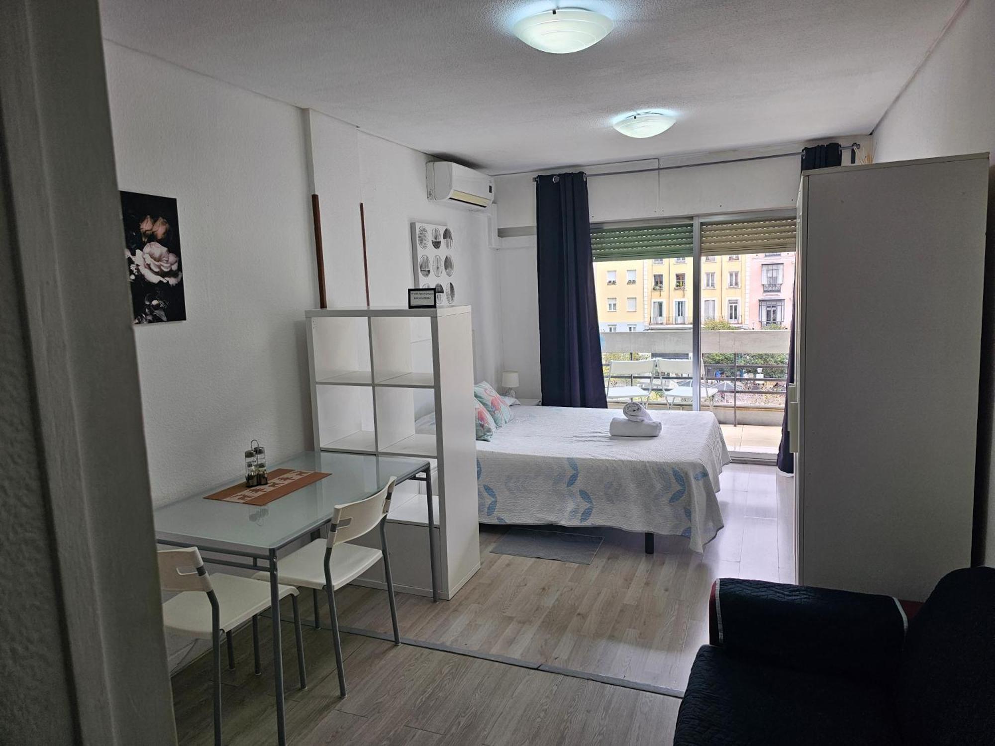 Estudio Doble Con Balcon En Madrid Centro Kültér fotó