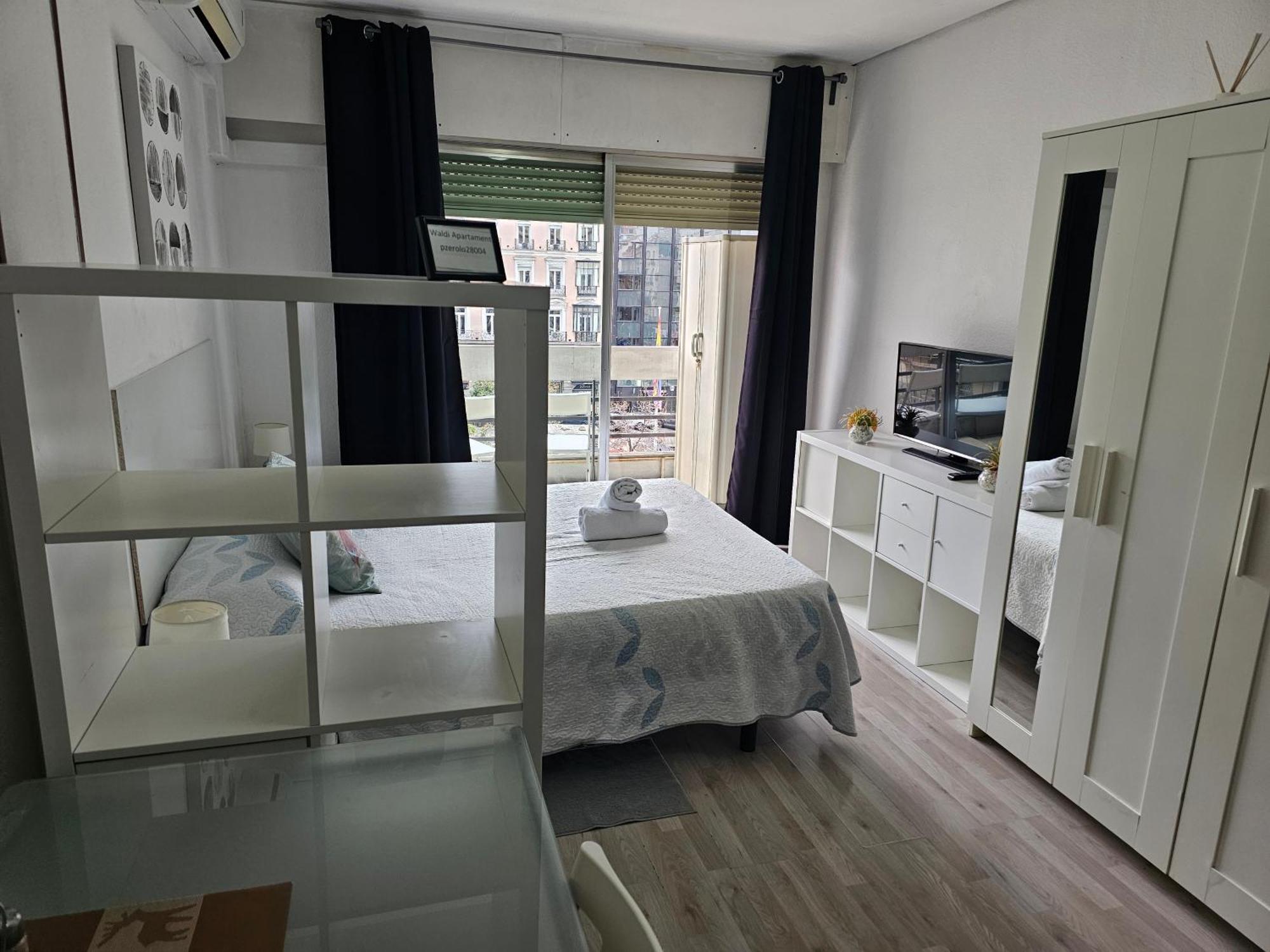 Estudio Doble Con Balcon En Madrid Centro Kültér fotó